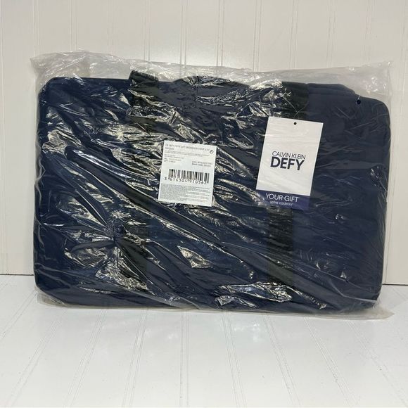 Calvin Klein Defy Prfm Gift Weekender Gwp Gym Bag - Picture 2 of 5